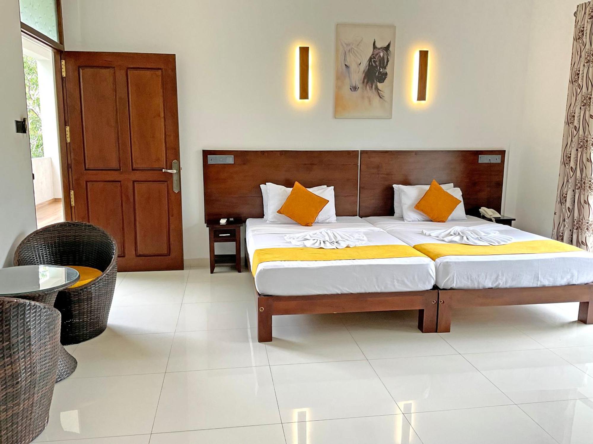 Grand Detagamuwa Hotel กตรคาม ภายนอก รูปภาพ