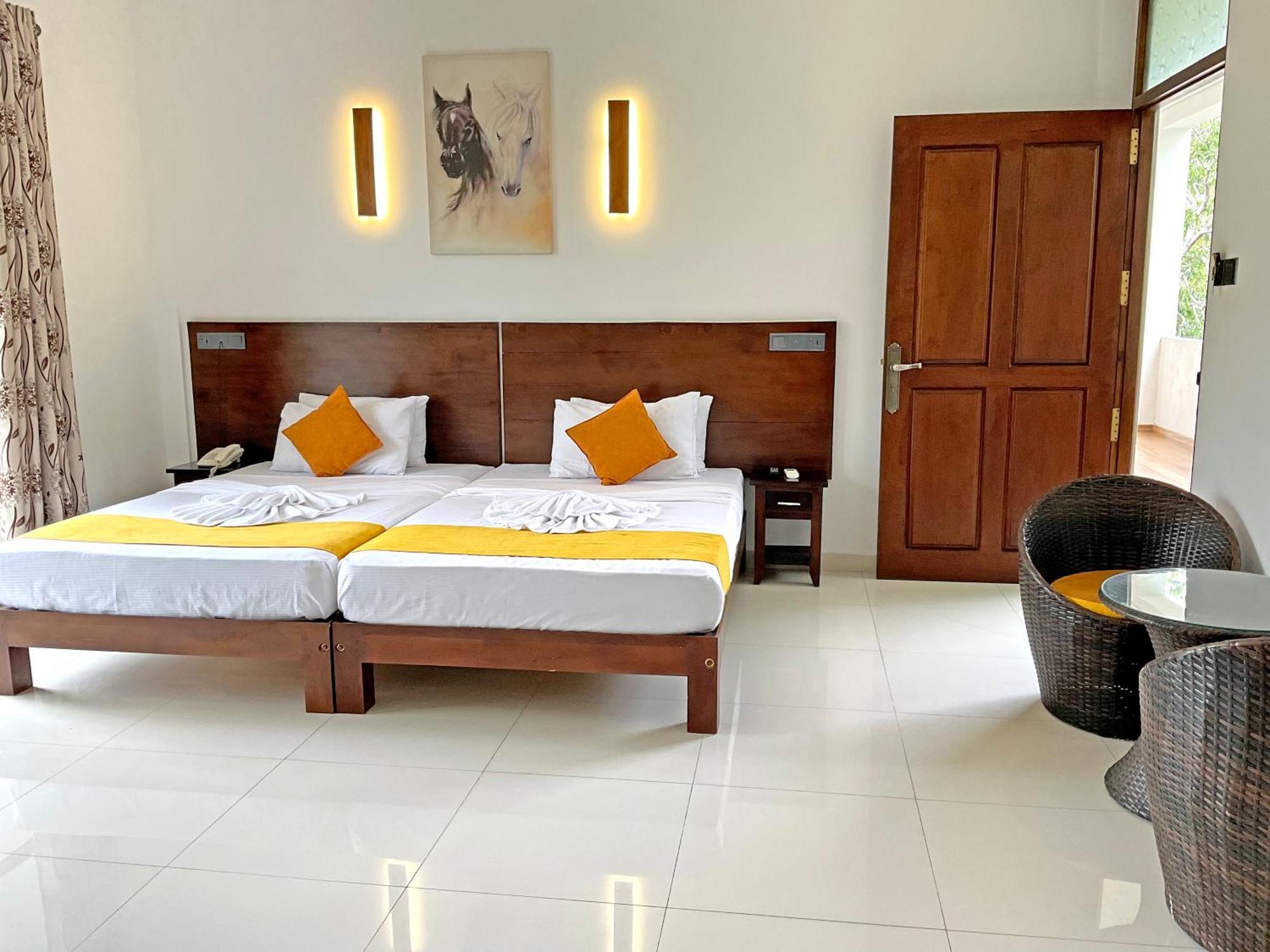 Grand Detagamuwa Hotel กตรคาม ภายนอก รูปภาพ