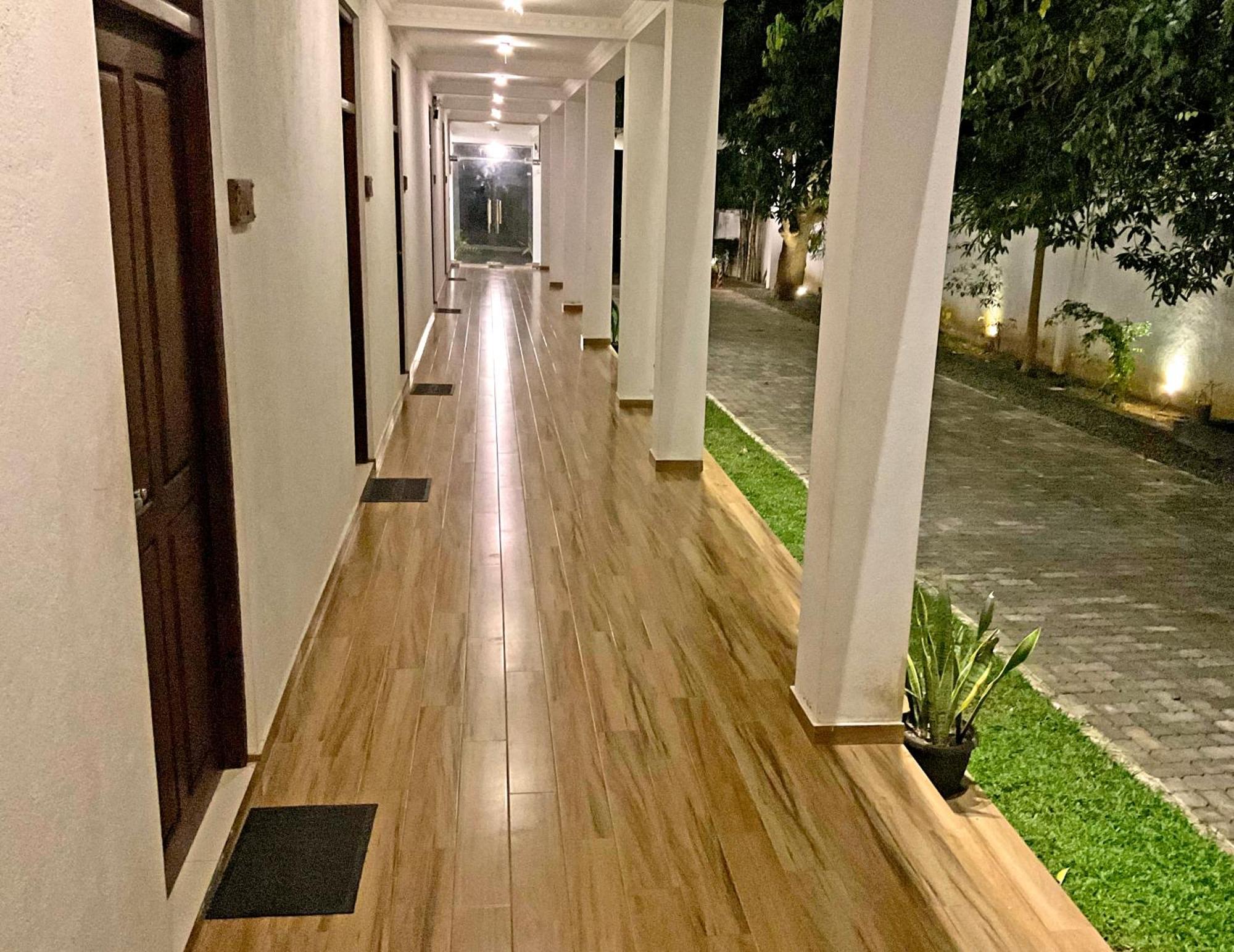 Grand Detagamuwa Hotel กตรคาม ภายนอก รูปภาพ