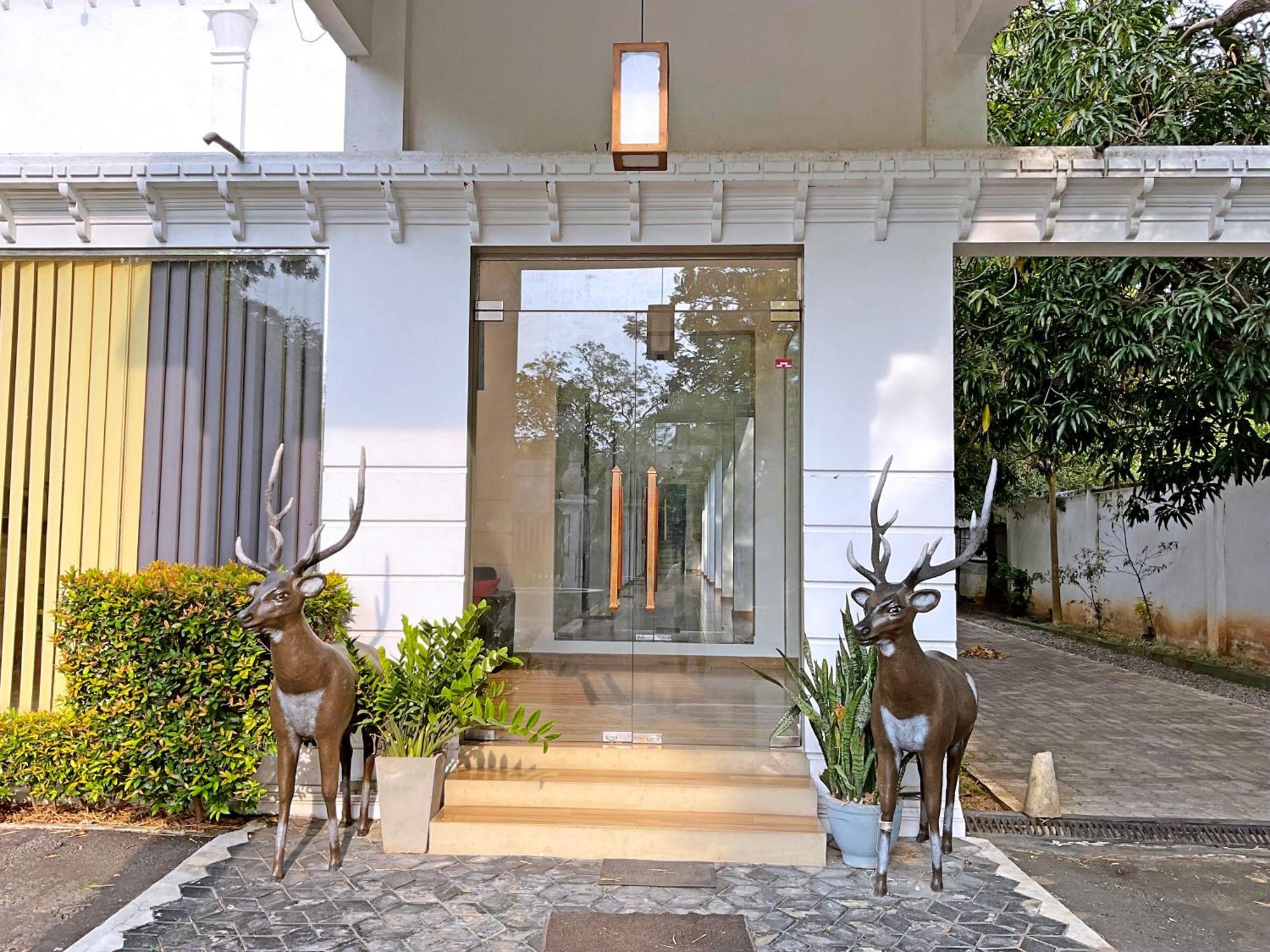 Grand Detagamuwa Hotel กตรคาม ภายนอก รูปภาพ