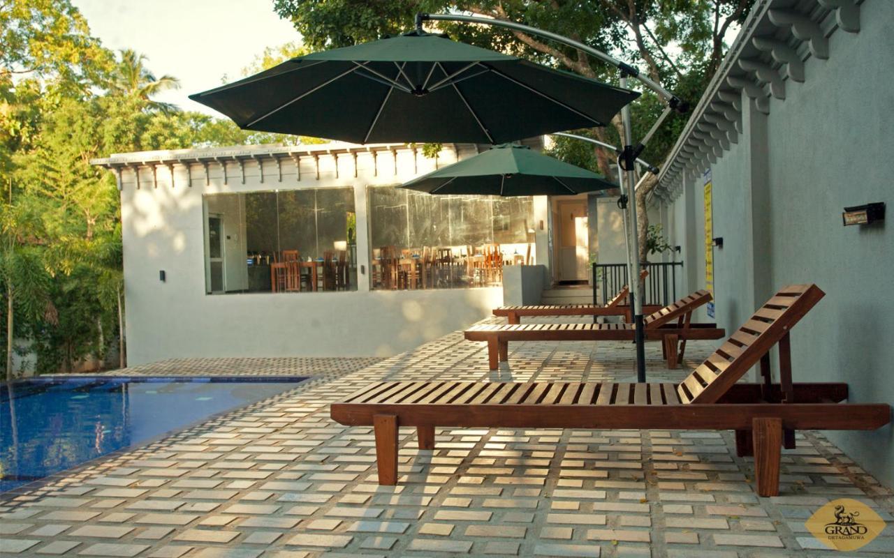 Grand Detagamuwa Hotel กตรคาม ภายนอก รูปภาพ