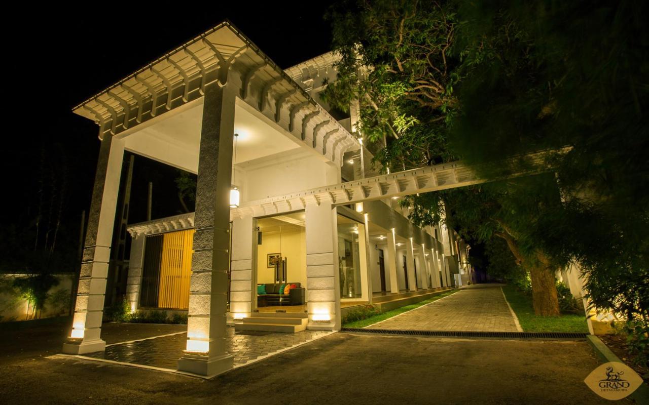 Grand Detagamuwa Hotel กตรคาม ภายนอก รูปภาพ