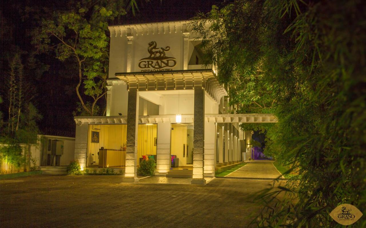 Grand Detagamuwa Hotel กตรคาม ภายนอก รูปภาพ